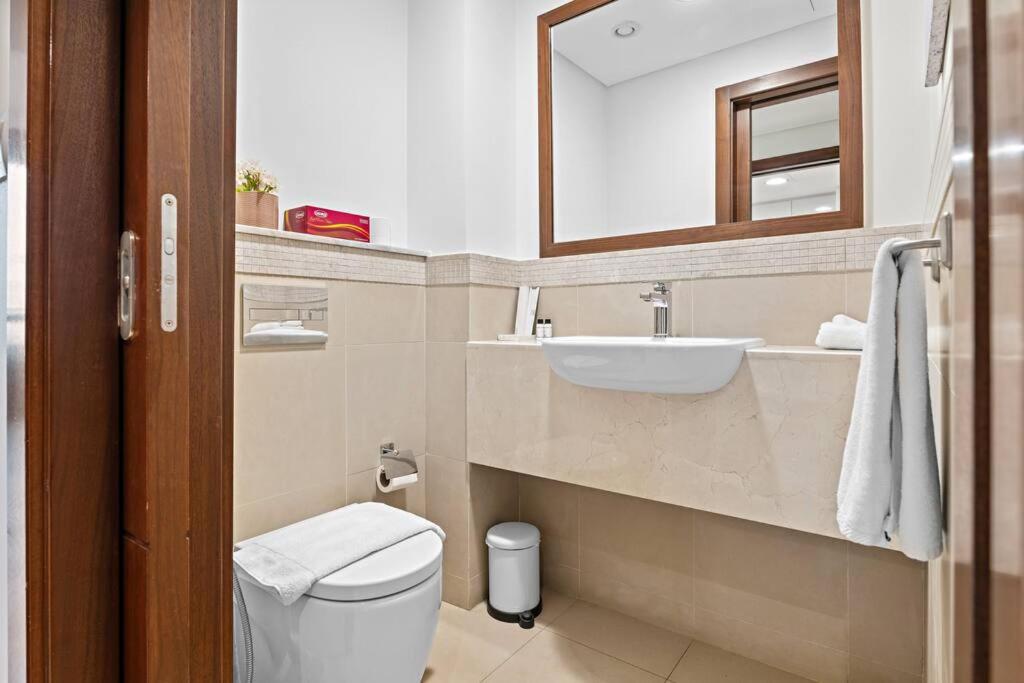 FIRST CLASS 3BR with Magical View of Burj Khalifa