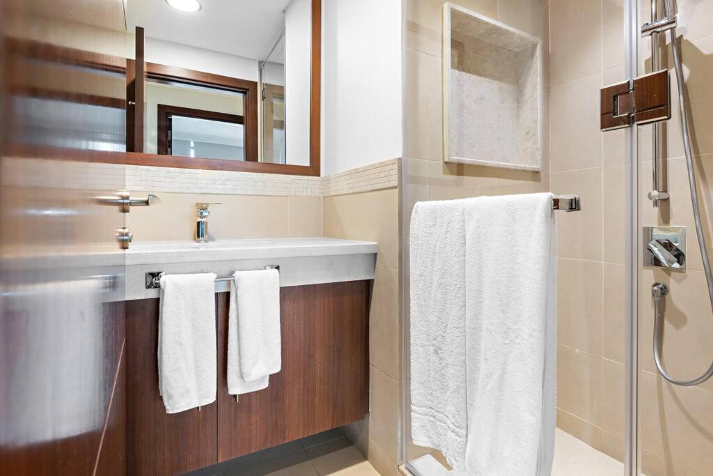 FIRST CLASS 3BR with Magical View of Burj Khalifa