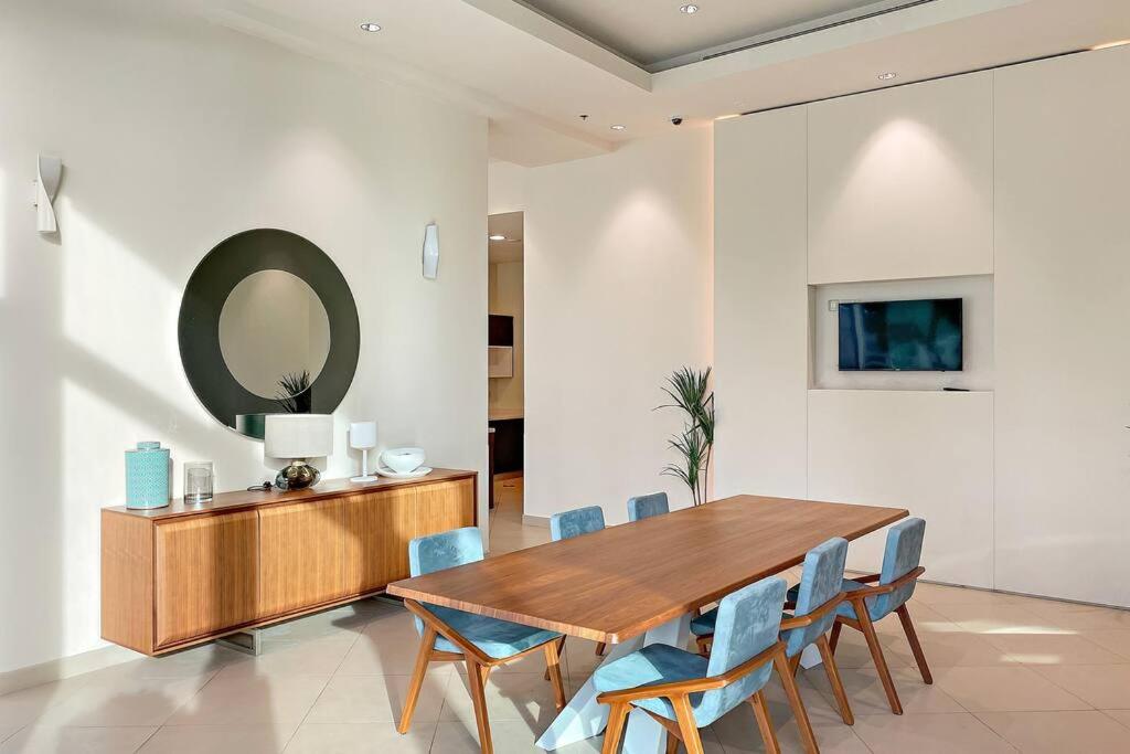 FIRST CLASS 3BR with Magical View of Burj Khalifa