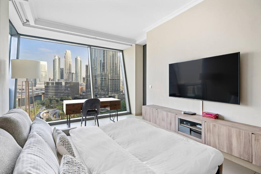 FIRST CLASS 3BR with Magical View of Burj Khalifa