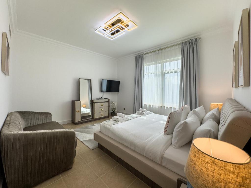 Palm Jumeirah, 2-BDR with direct beach access