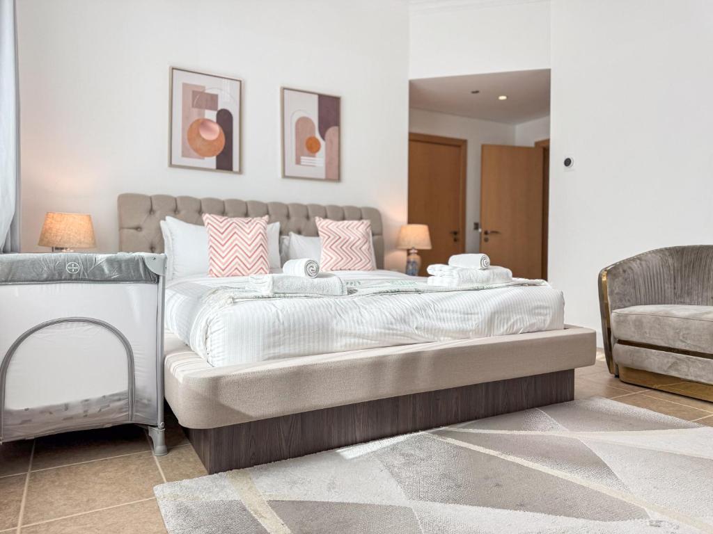 Palm Jumeirah, 2-BDR with direct beach access