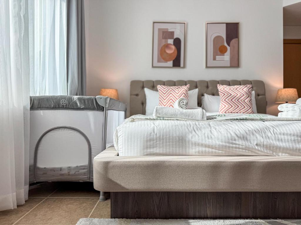 Palm Jumeirah, 2-BDR with direct beach access