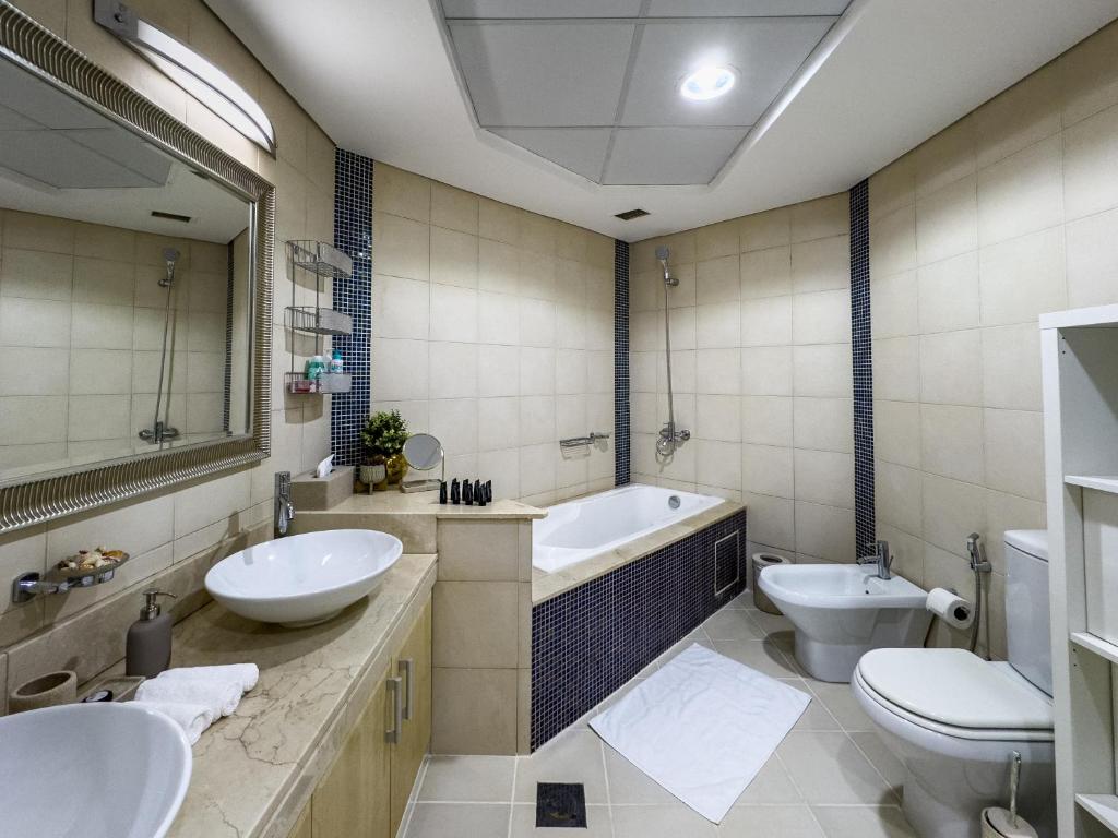 Palm Jumeirah, 2-BDR with direct beach access