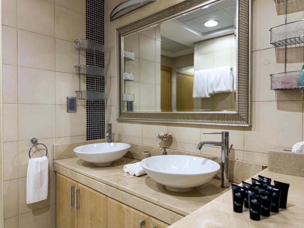 Palm Jumeirah, 2-BDR with direct beach access