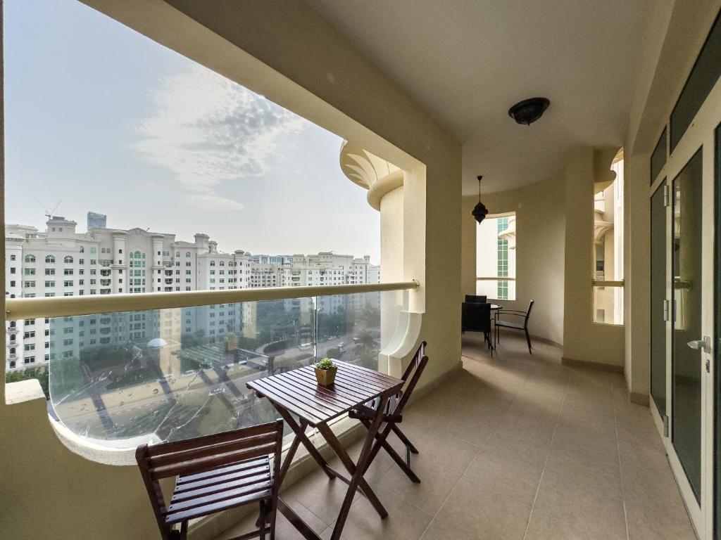 Palm Jumeirah, 2-BDR with direct beach access