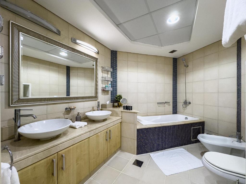 Palm Jumeirah, 2-BDR with direct beach access