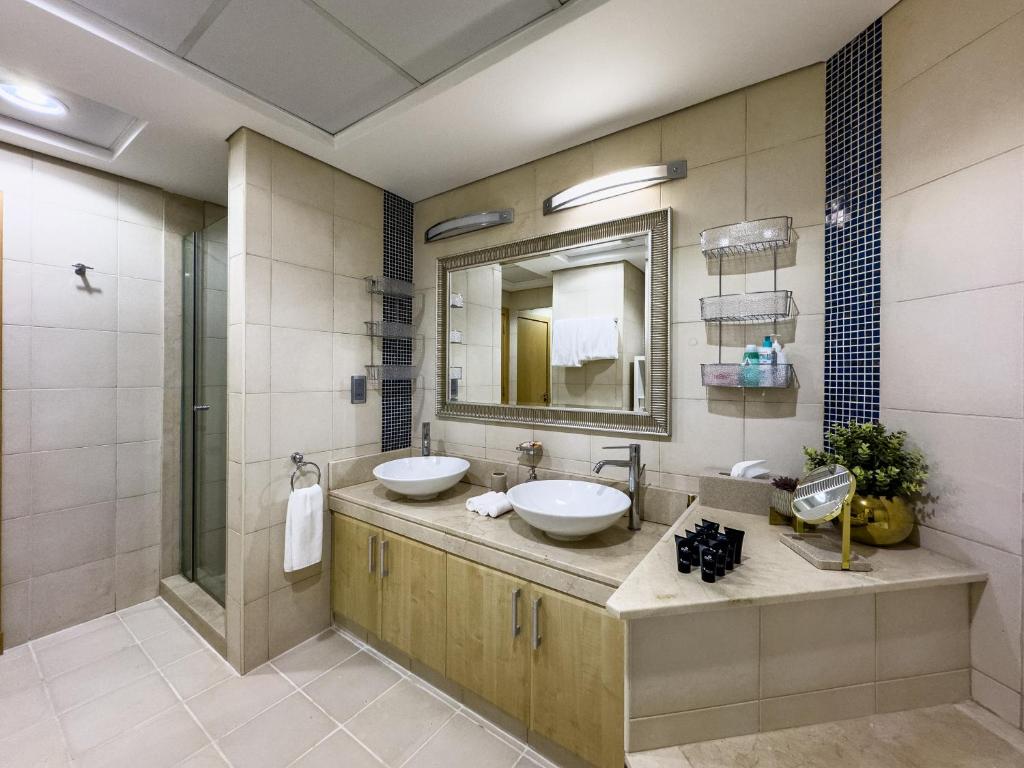 Palm Jumeirah, 2-BDR with direct beach access