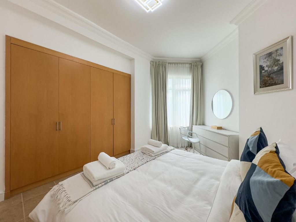 Palm Jumeirah, 2-BDR with direct beach access