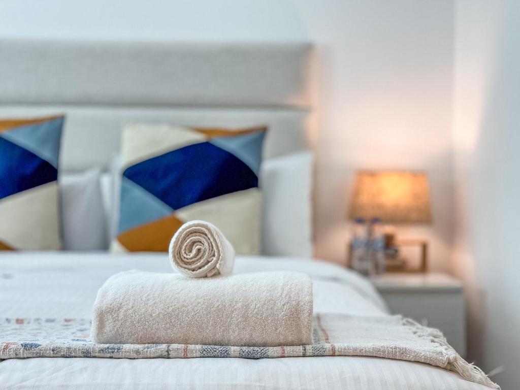 Palm Jumeirah, 2-BDR with direct beach access