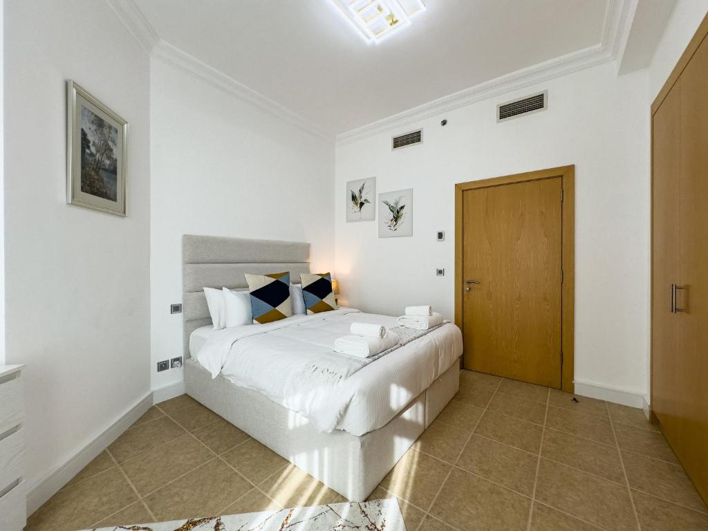 Palm Jumeirah, 2-BDR with direct beach access