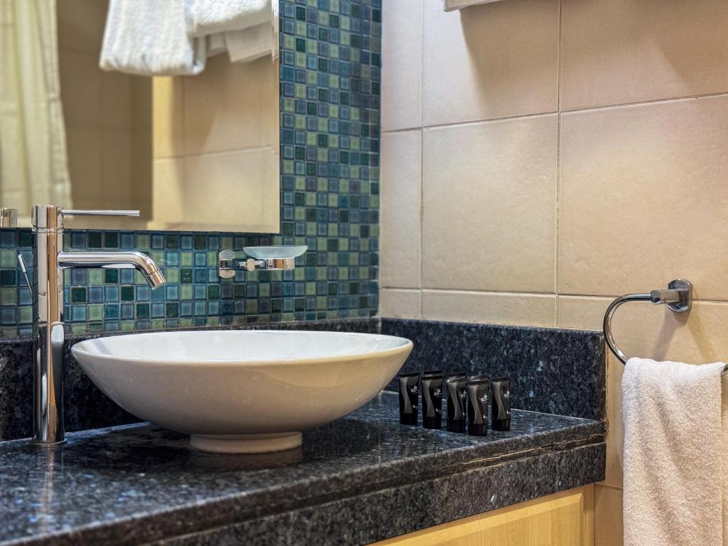 Palm Jumeirah, 2-BDR with direct beach access