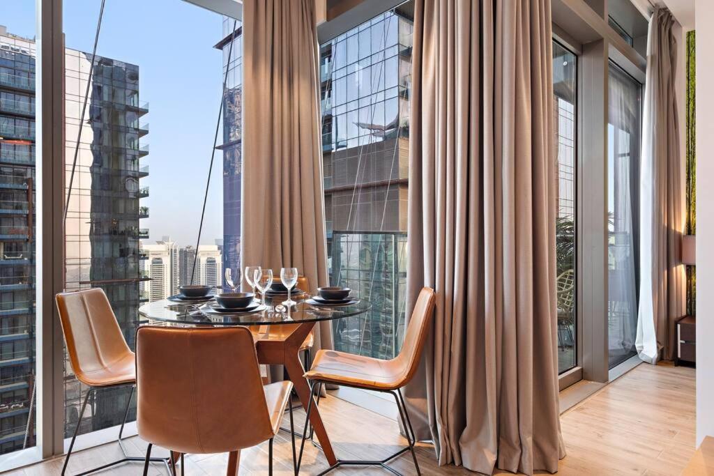 FIRST CLASS 1BR with Marina Infinity Views