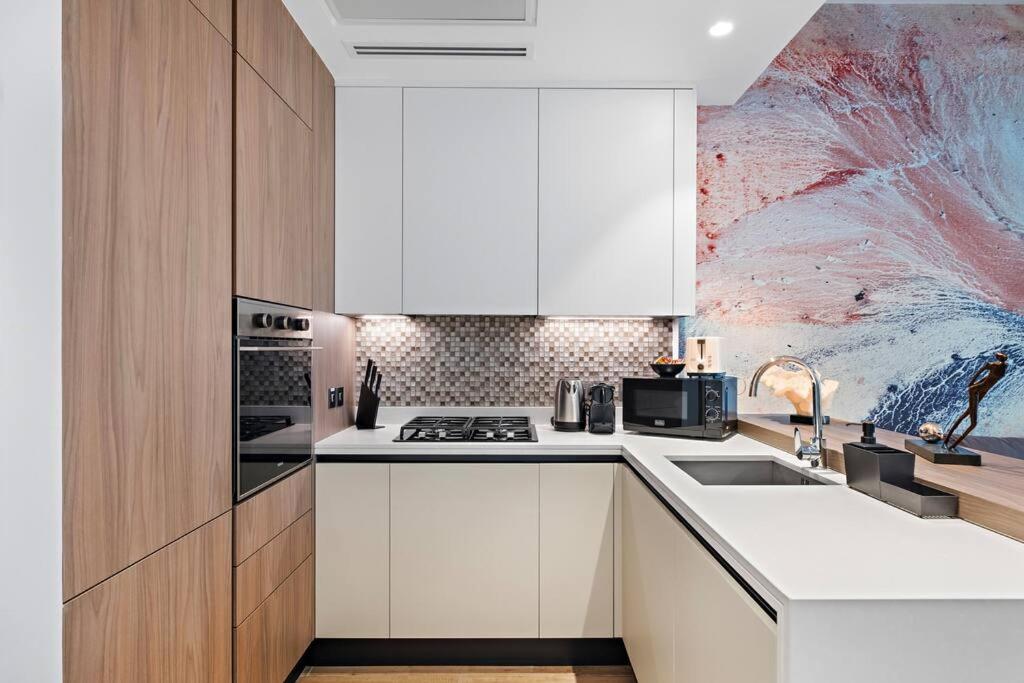 FIRST CLASS 1BR with Marina Infinity Views