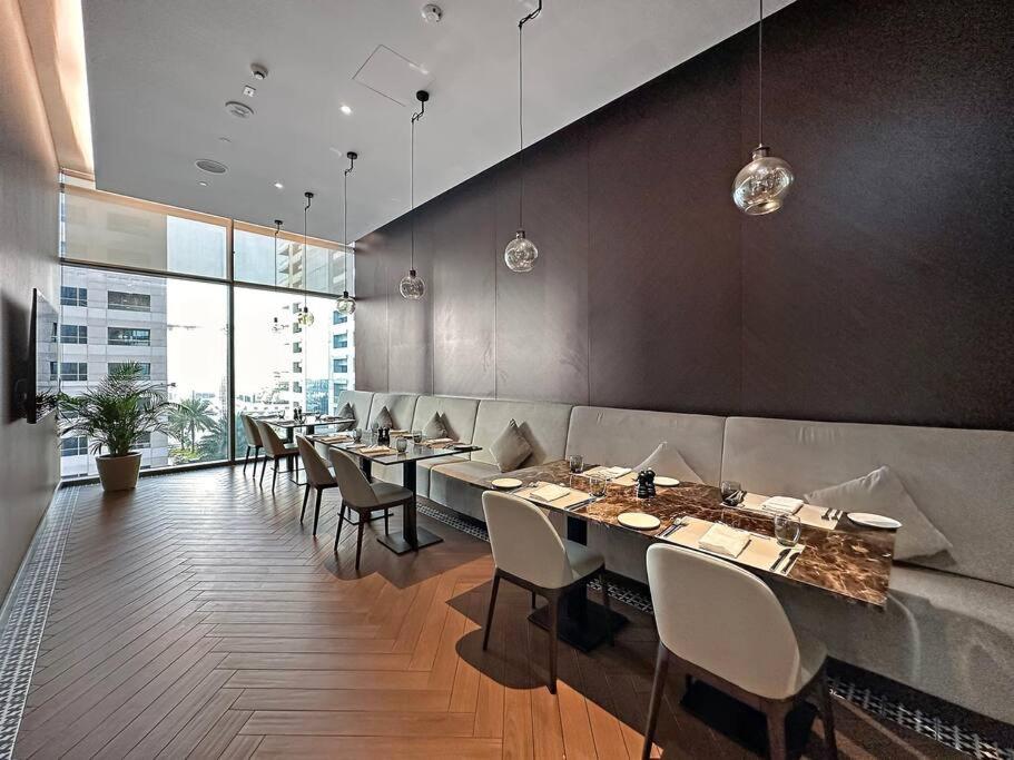 FIRST CLASS 1BR with Marina Infinity Views