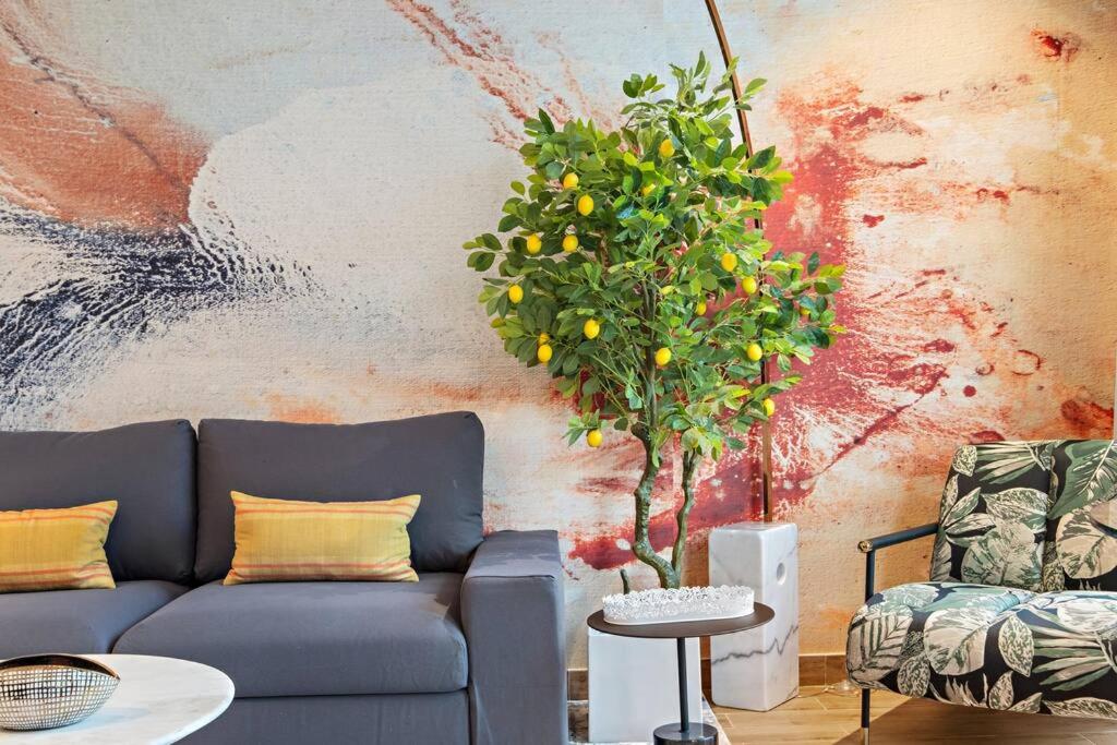 FIRST CLASS 1BR with Marina Infinity Views