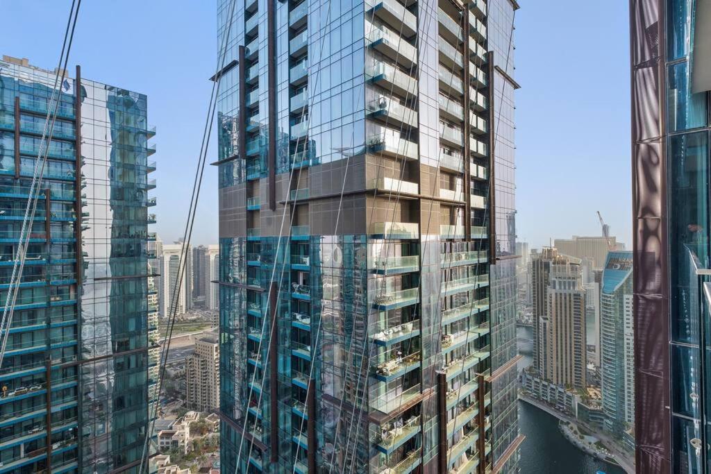 FIRST CLASS 1BR with Marina Infinity Views