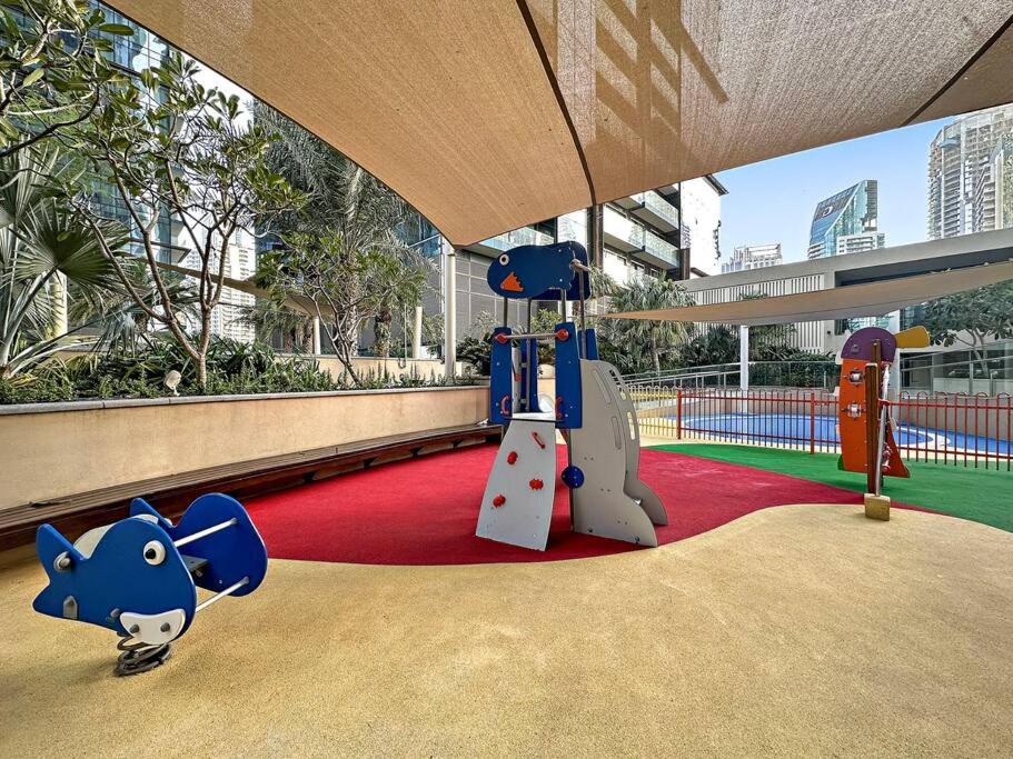 FIRST CLASS 1BR with Marina Infinity Views