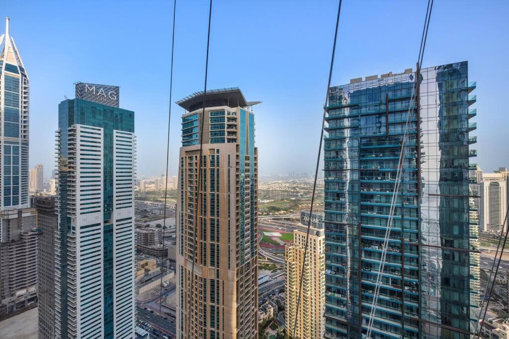 FIRST CLASS 1BR with Marina Infinity Views