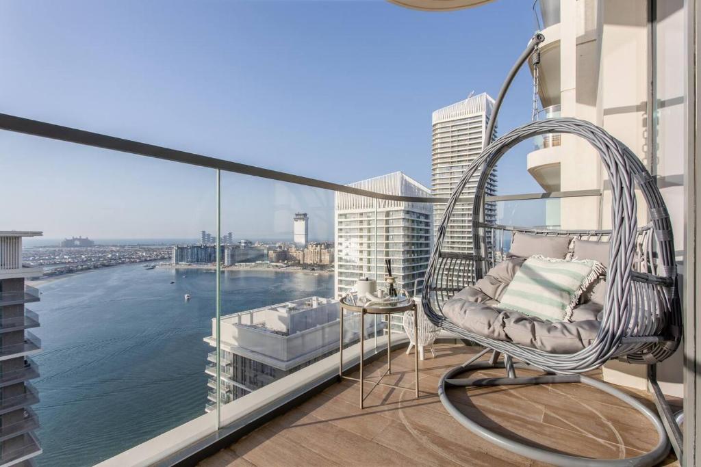 هتل های فلور بیچفرانت ۱بر وی پام اند سی ویو! - High Floor Beachfront 1br W Palm & Sea View!