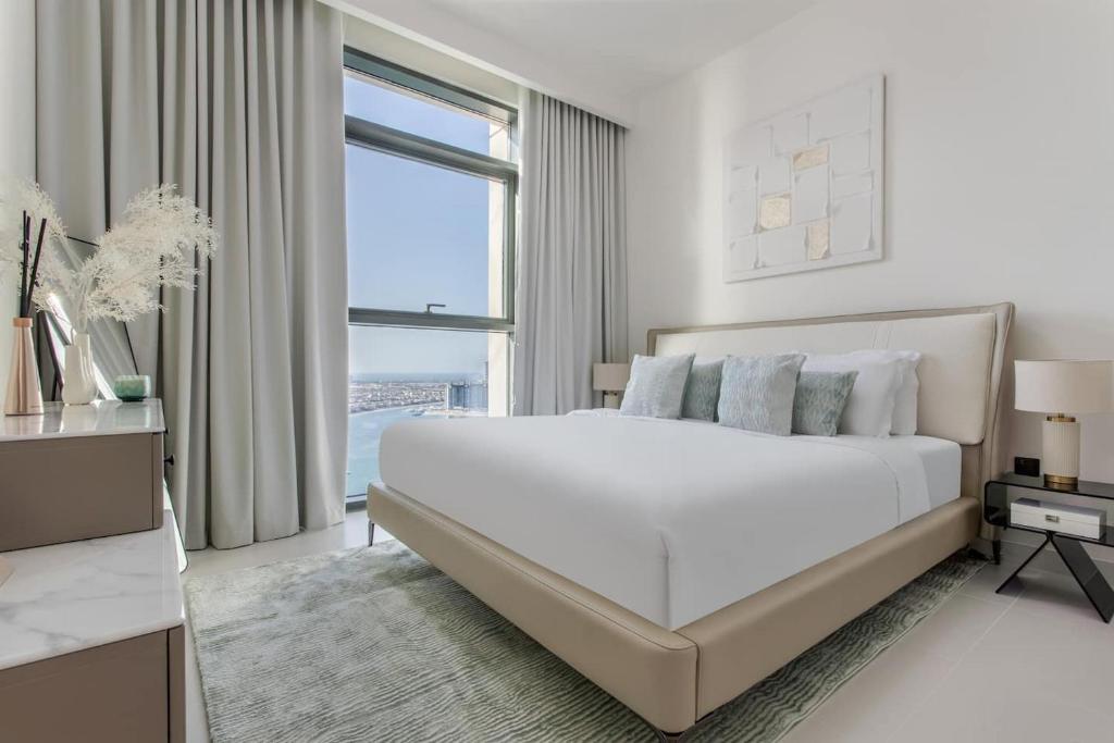 High Floor Beachfront 1br W Palm & Sea View!