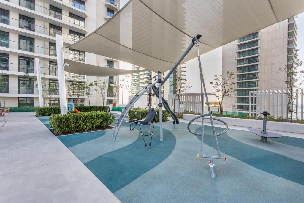 High Floor Beachfront 1br W Palm & Sea View!