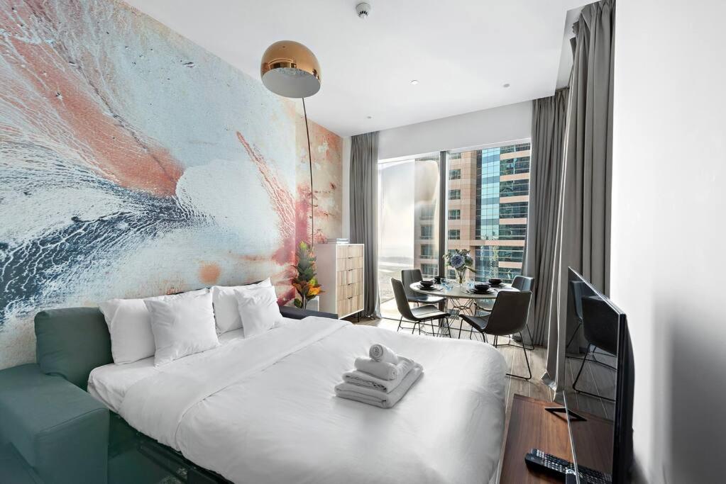 FIRST CLASS 1BR with Marina Infinity Views