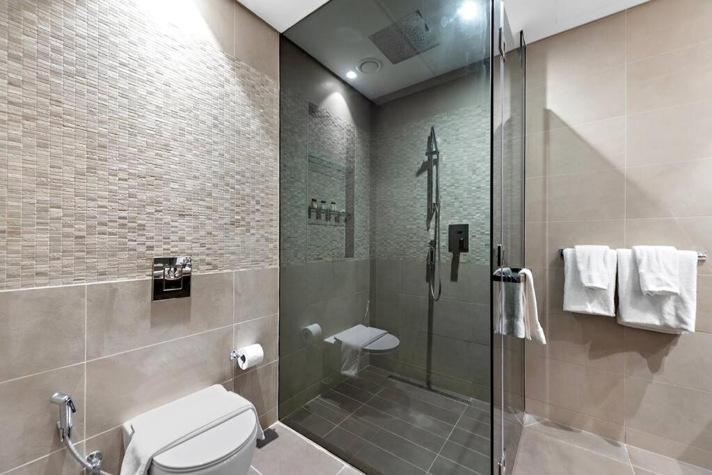 FIRST CLASS 1BR with Marina Infinity Views