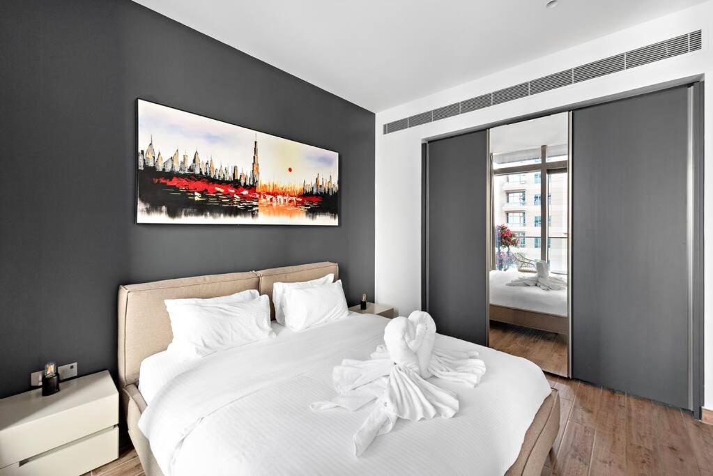 FIRST CLASS 1BR with Marina Infinity Views