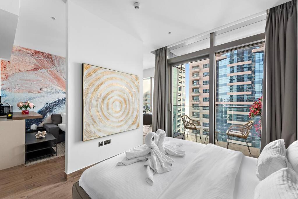 FIRST CLASS 1BR with Marina Infinity Views