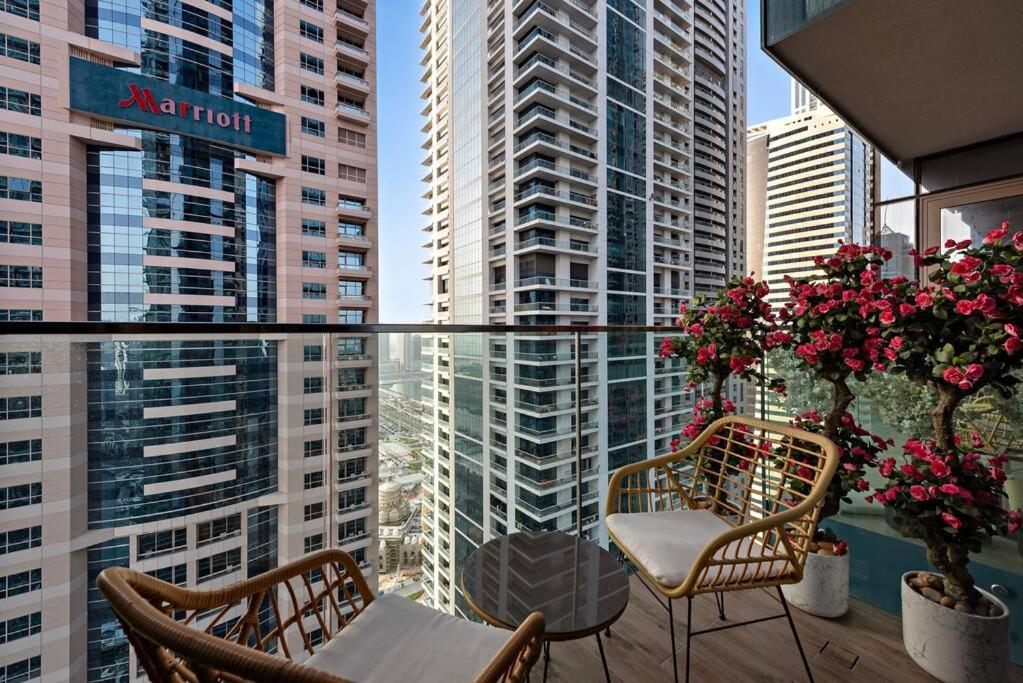 FIRST CLASS 1BR with Marina Infinity Views