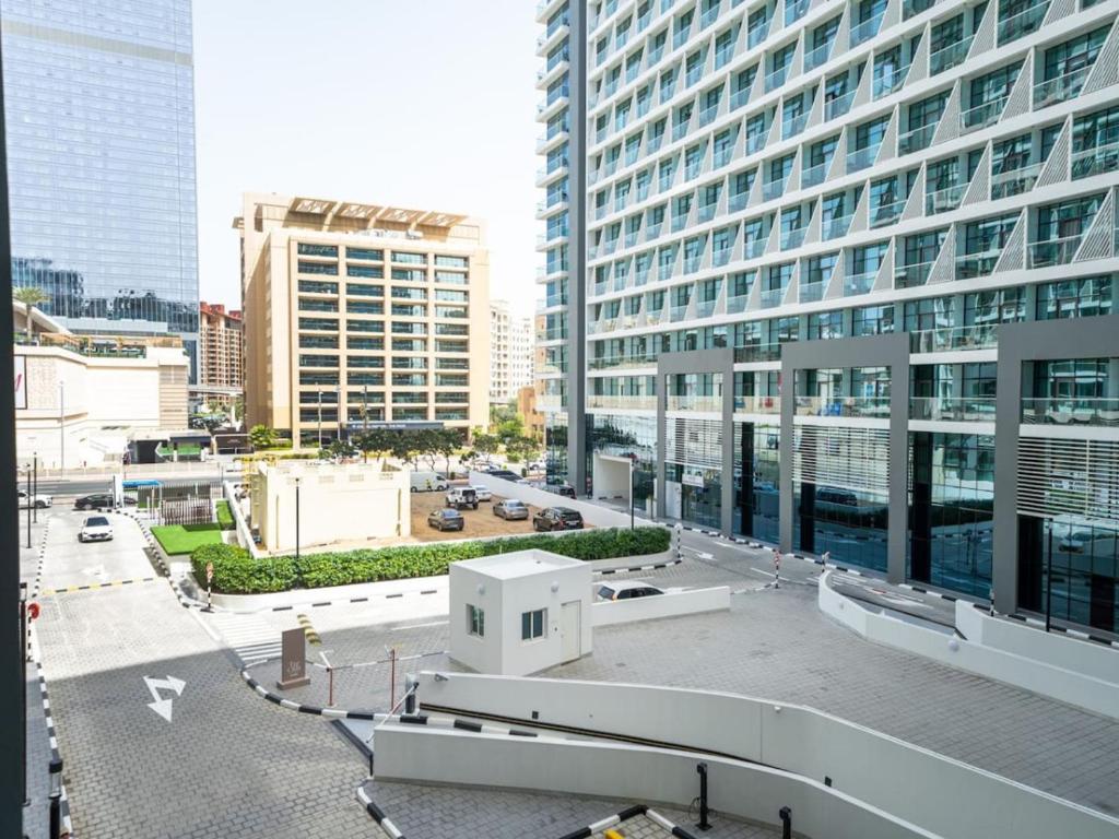 LUXFolio Retreats - Seven Palm