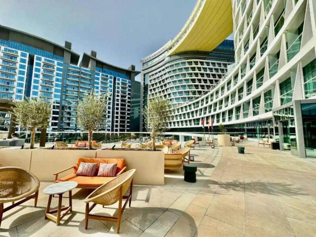 LUXFolio Retreats - Seven Palm