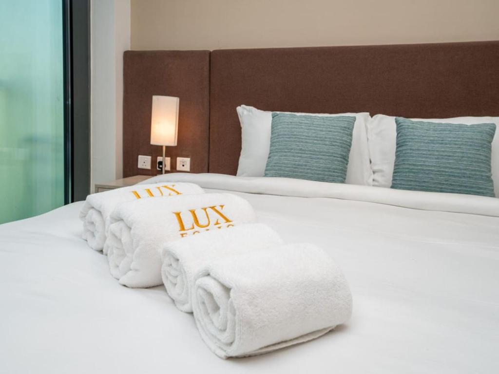 LUXFolio Retreats - Seven Palm