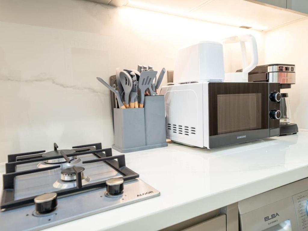 LUXFolio Retreats - Modern Azizi Retreat