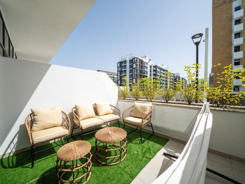 LUXFolio Retreats - Modern Azizi Retreat