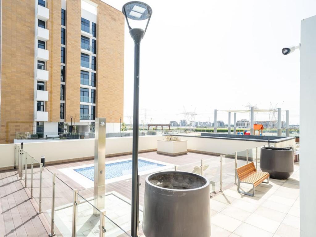 LUXFolio Retreats - Modern Azizi Retreat