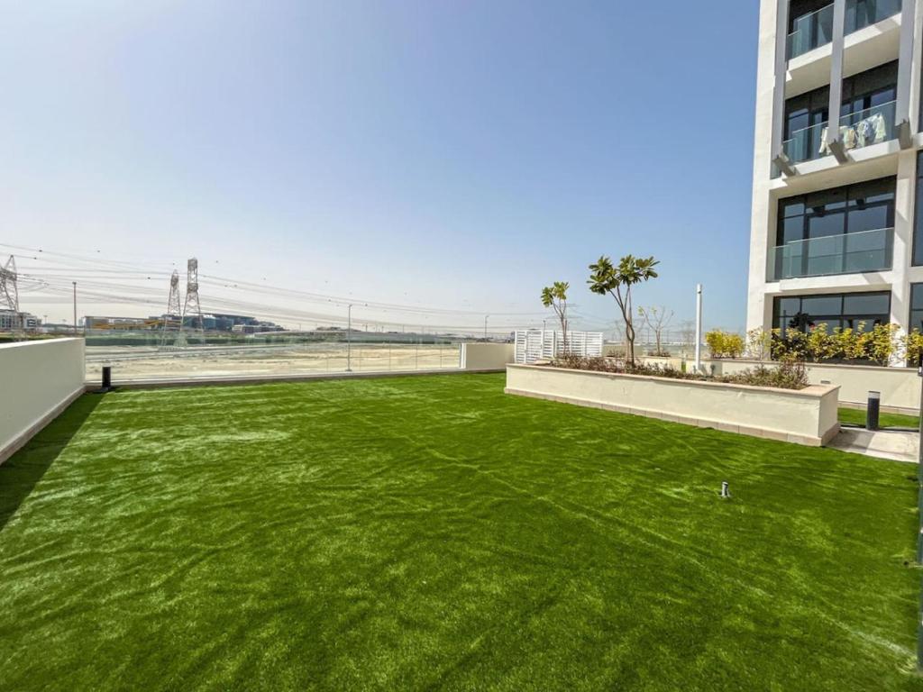 LUXFolio Retreats - Modern Azizi Retreat