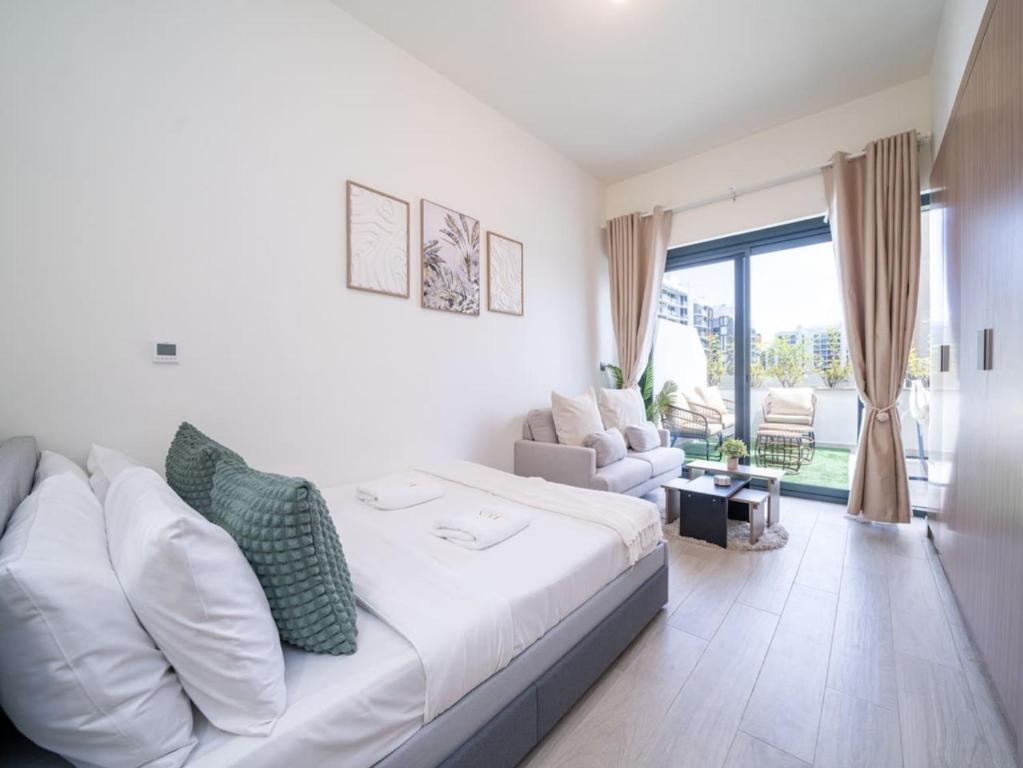 LUXFolio Retreats - Modern Azizi Retreat