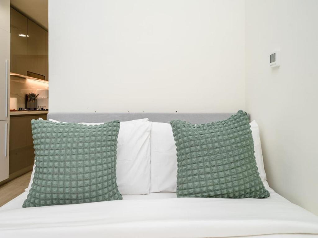 LUXFolio Retreats - Modern Azizi Retreat