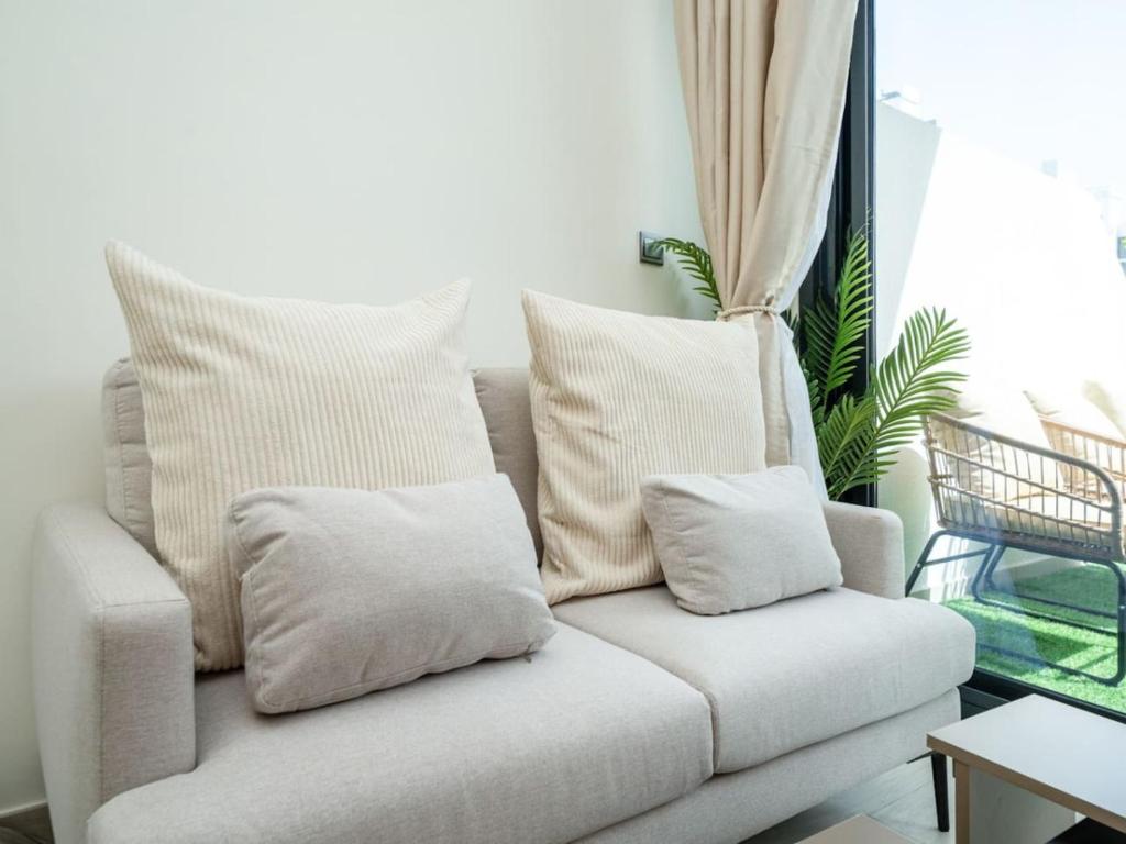 LUXFolio Retreats - Modern Azizi Retreat