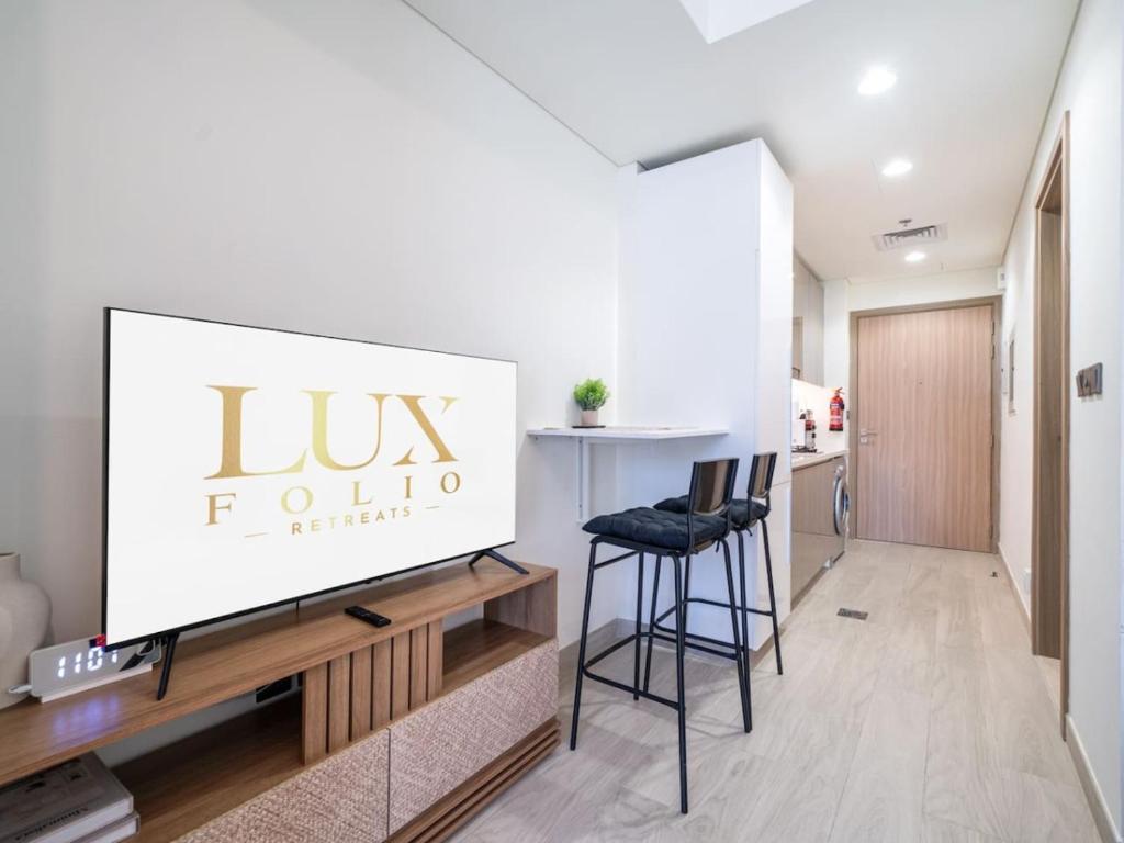 LUXFolio Retreats - Modern Azizi Retreat