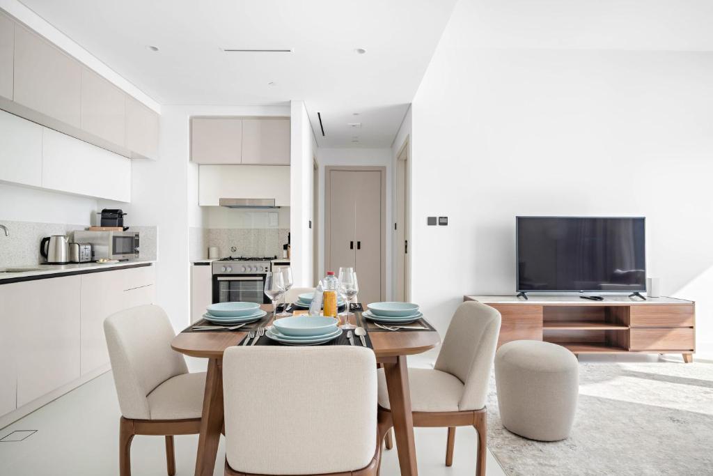 Silkhaus Private Tower Beach 1BDR in Marina Vista