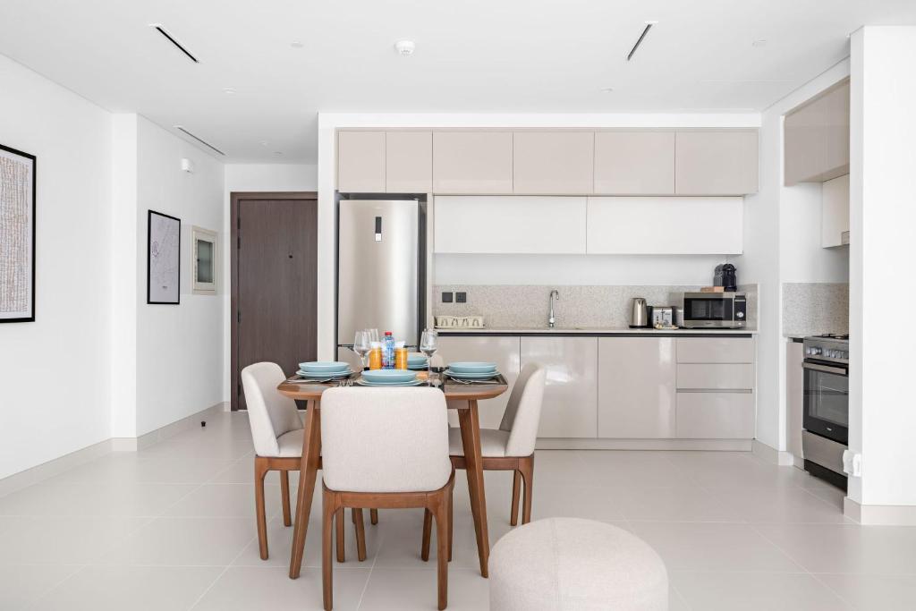 Silkhaus Private Tower Beach 1BDR in Marina Vista