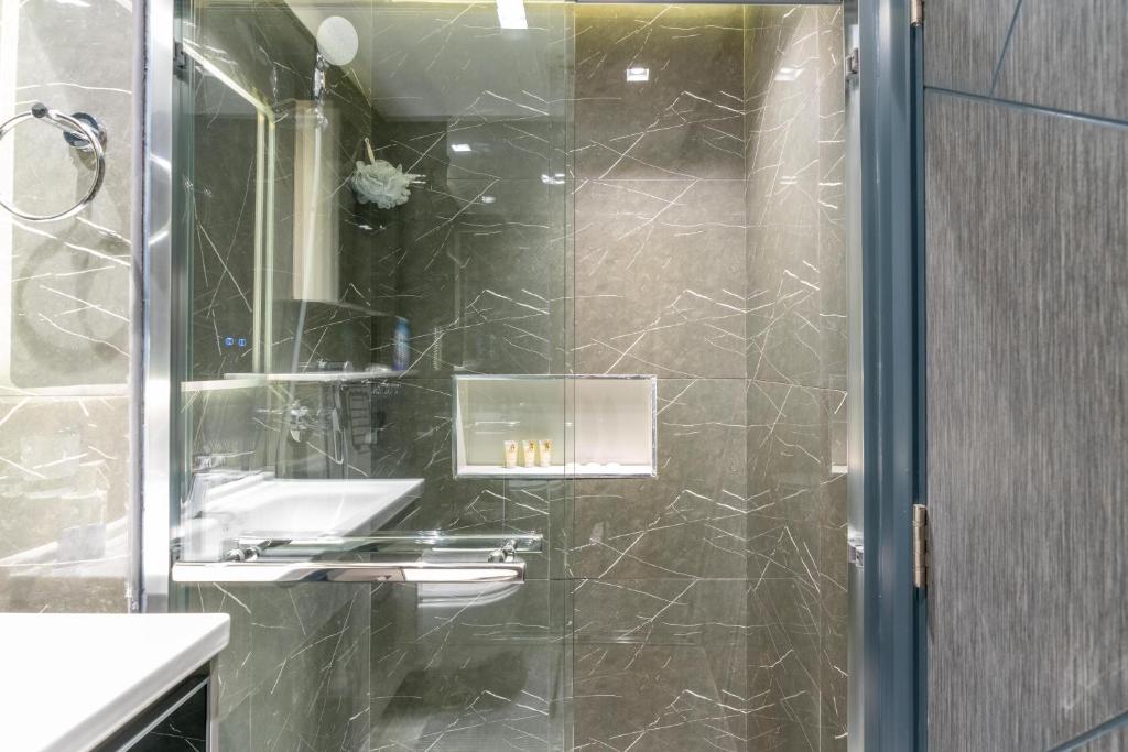 TAMM HOMES-SAMANA GOLF AVENUE