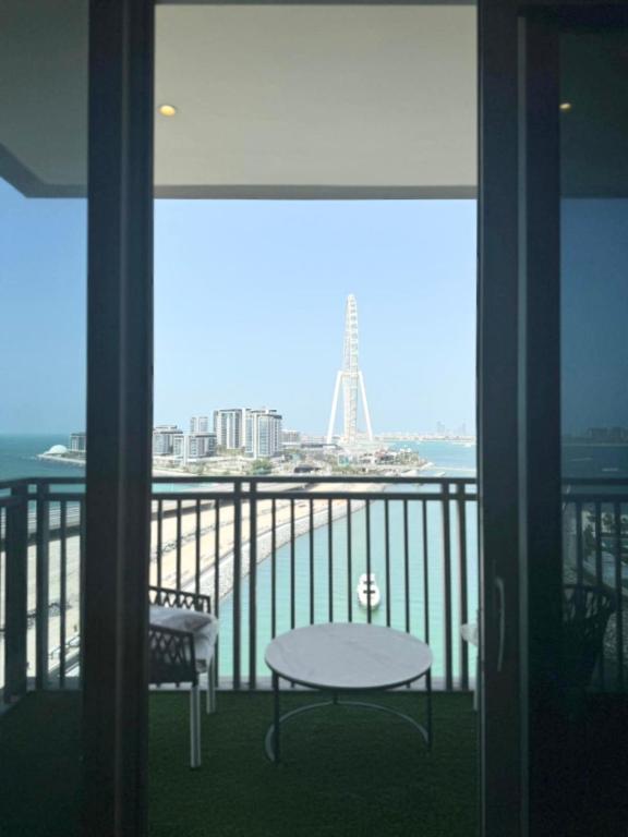 Farwell & Gervase - 2BR with Exclusive Sea & Marina Views in 5242 Marina