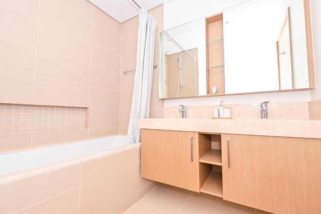 Farwell & Gervase - 2BR with Exclusive Sea & Marina Views in 5242 Marina