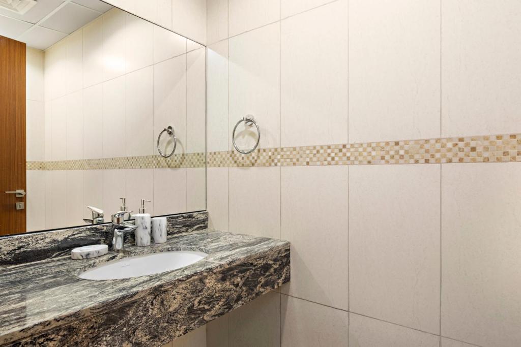 Spacious 2 BR in Family-friendly Community