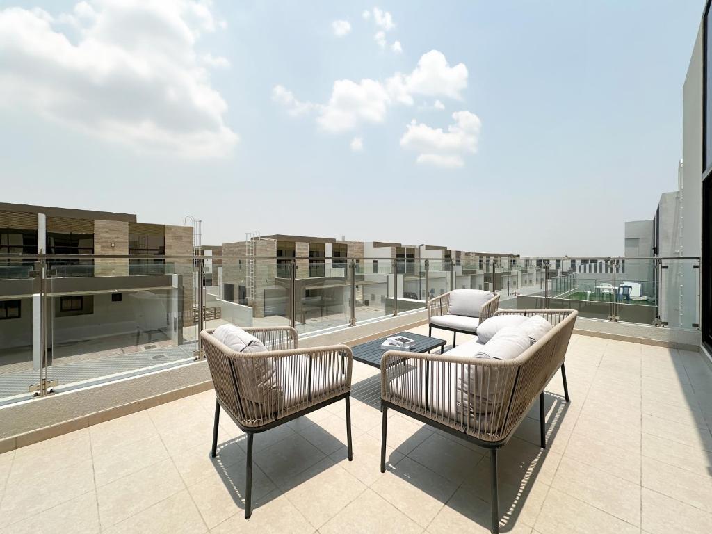 هتل ترافی - ویلا سرنیت سوئیتس - Trophy - Villa Serenité Suites