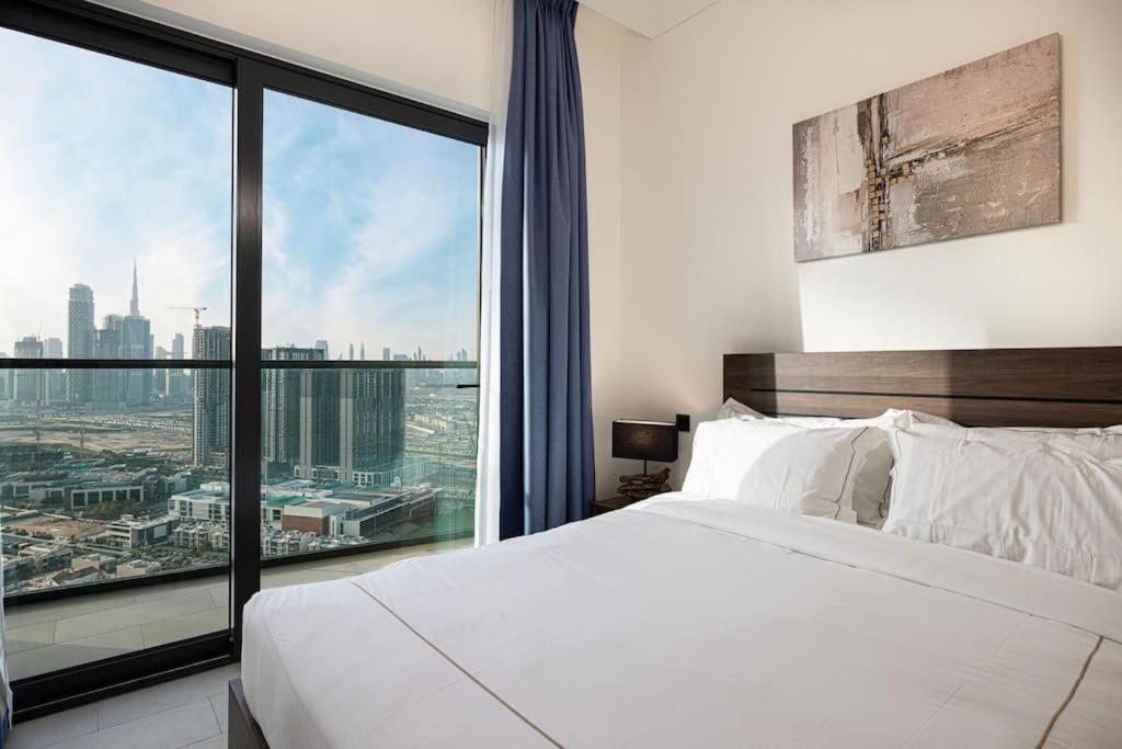 هتل لاکشوریوس آپت برج خلیفه ویو - Luxurious Apt BurjKhalifa View